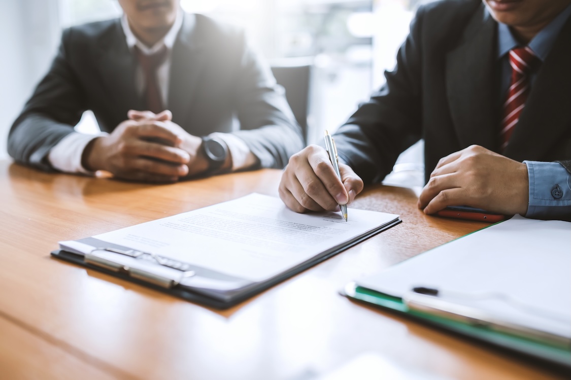 3 Things to Bring to a Meeting with a Personal Injury Lawyer